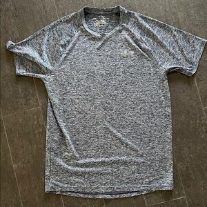 Under Armour Men's Gray Heathered Tee